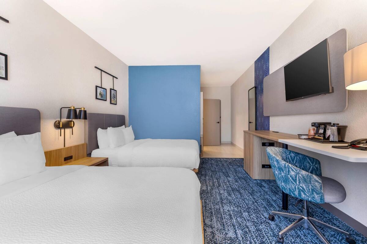 Room, 2 Queen Beds, Accessible, Non Smoking