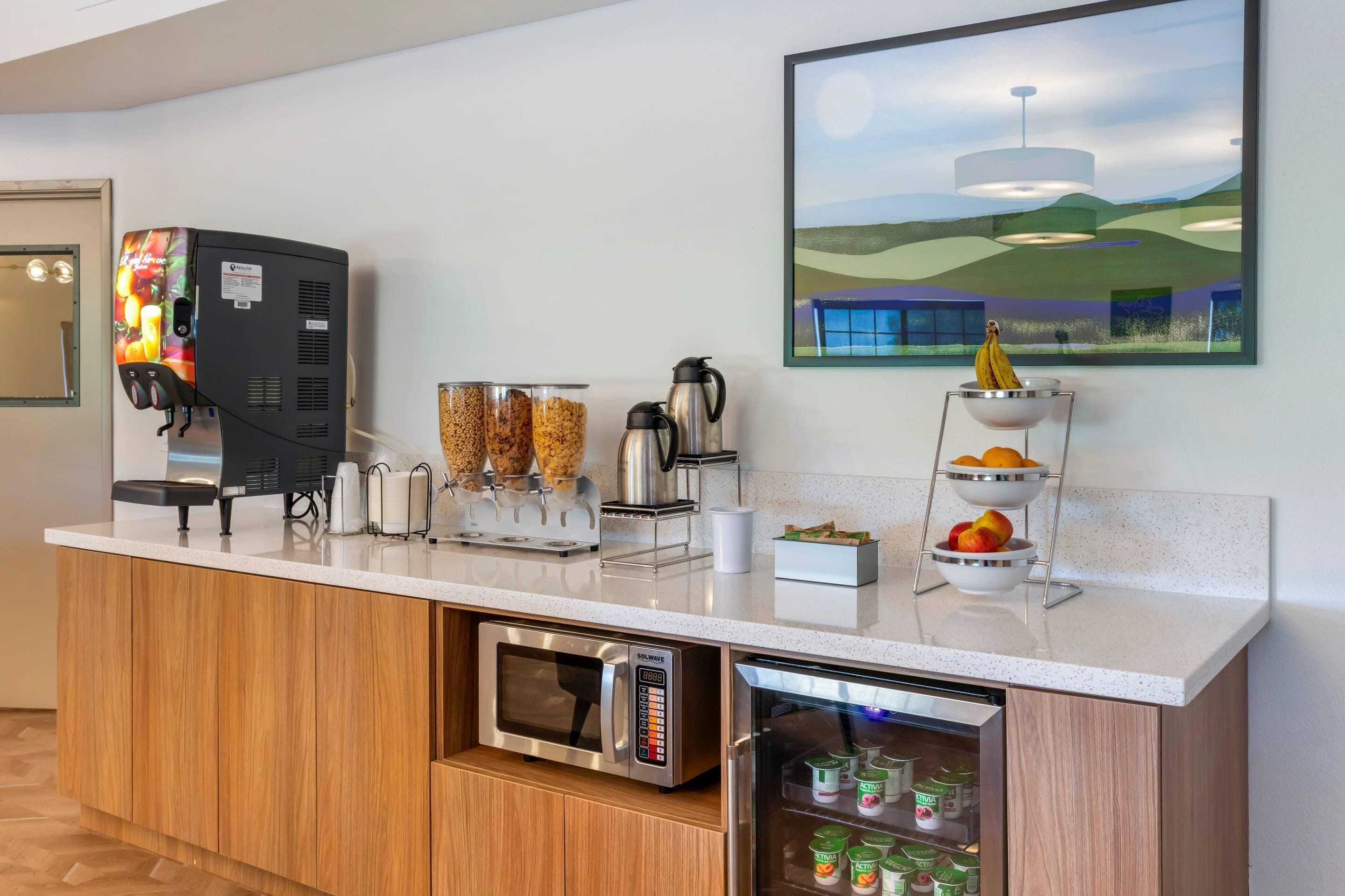 Free daily continental breakfast