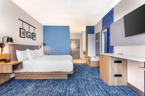 Standaard kamer, 1 kingsize bed, niet-roken | 1 slaapkamer, een bureau, een laptopwerkplek, verduisterende gordijnen