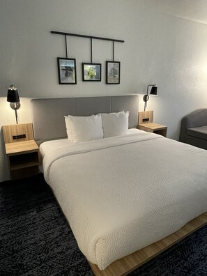 Standard Room, 1 King Bed, Non Smoking
