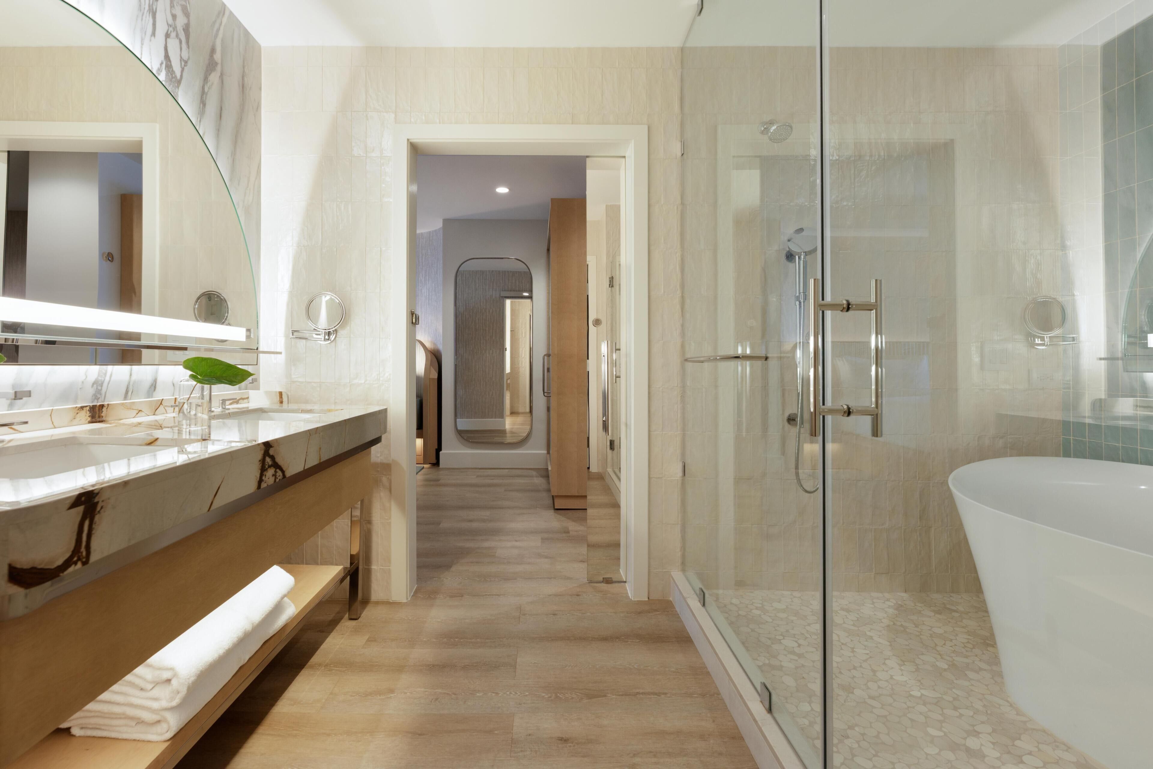Room, 1 King Bed (Skyline Loft with Soaking Tub) | Bathroom
