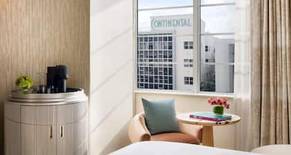 ANDAZ MIAMI BEACH, BY HYATT