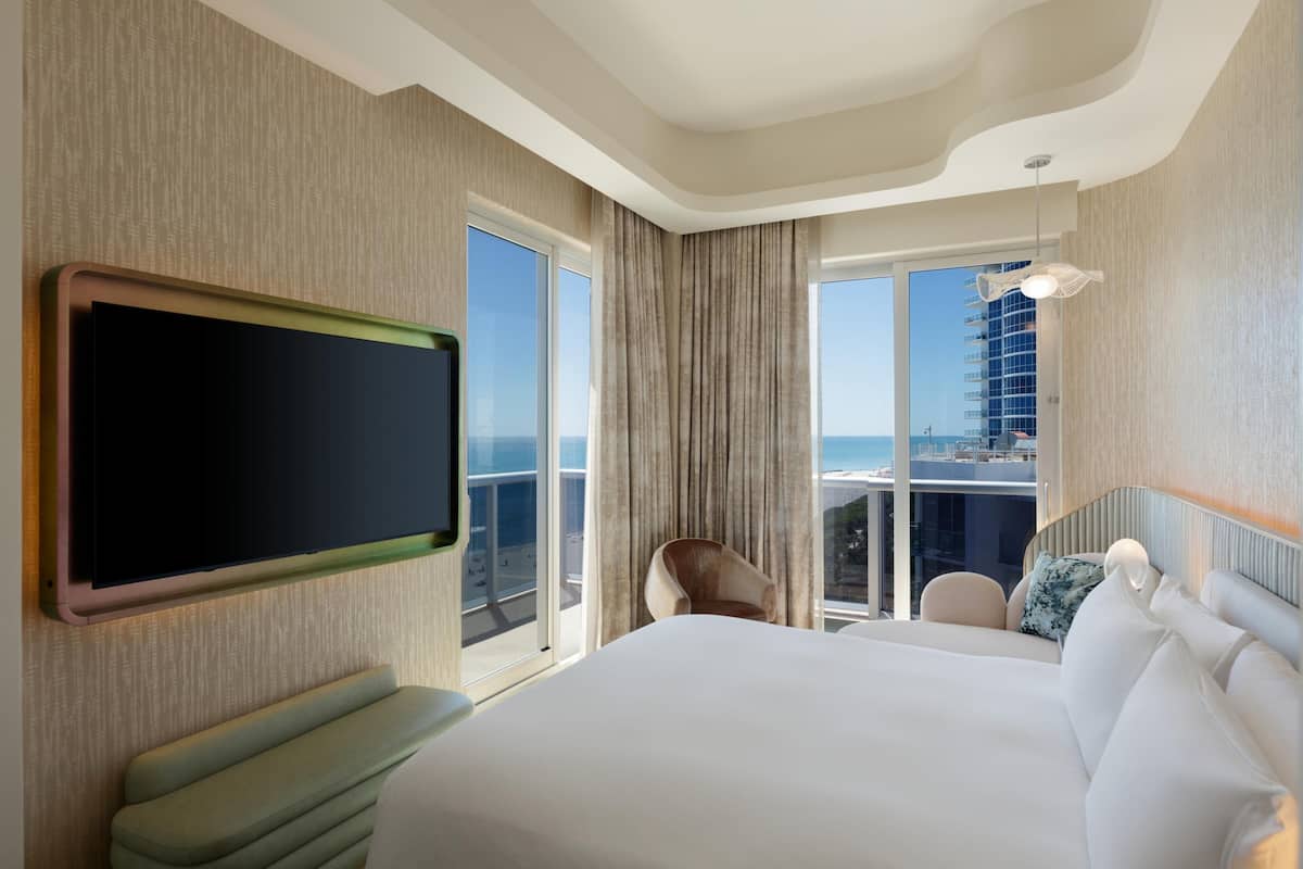 Habitación, 1 cama King size, balcón (Ocean Panoramic) | Ropa de cama de alta calidad y edredón 