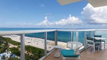 Premium bedding, down comforters, in-room safe, desk