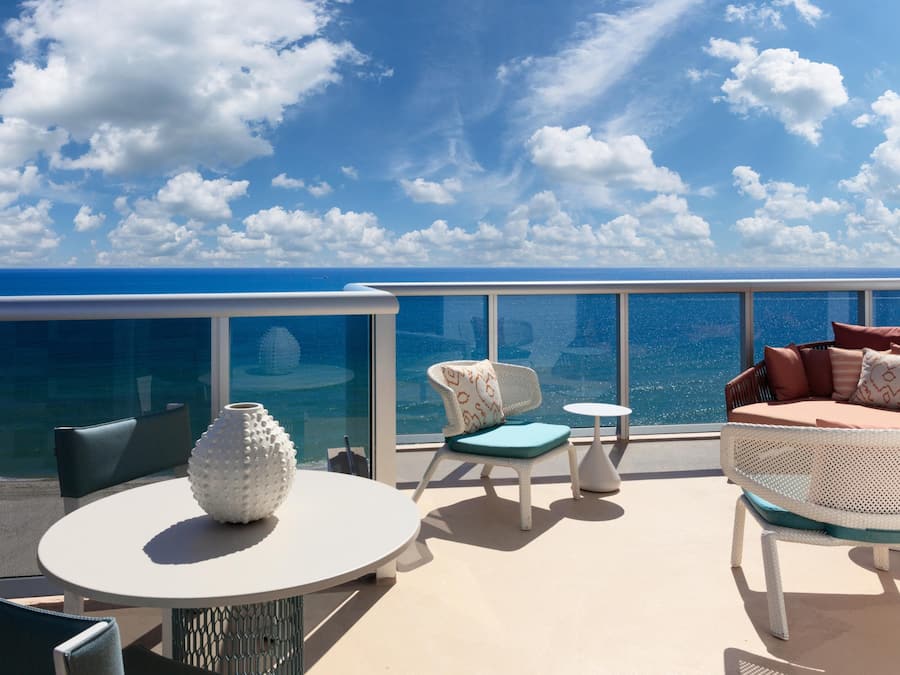 Premium bedding, down comforters, in-room safe, desk