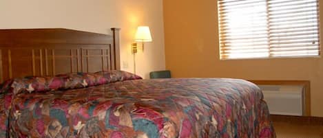 Standard Room, 1 King Bed | Free WiFi, bed sheets, wheelchair access