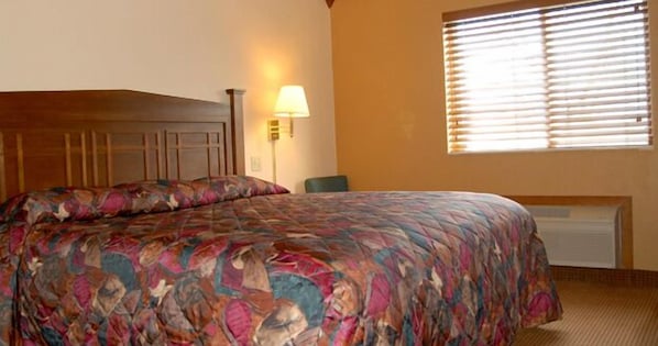 Standard Room, 1 King Bed