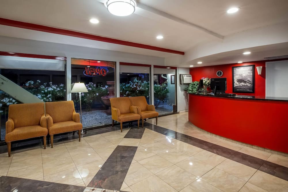 Travelodge by Wyndham Red Bluff South of Redding