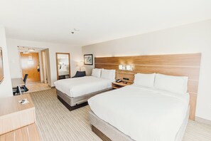 A hotel room with two beds, a desk, and a mirror. - Holiday Inn Express Atlanta NE I-85 Clairmont by IHG (Atlanta)