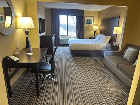 Ropa de cama hipoalergénica, muebles diferentes y escritorio