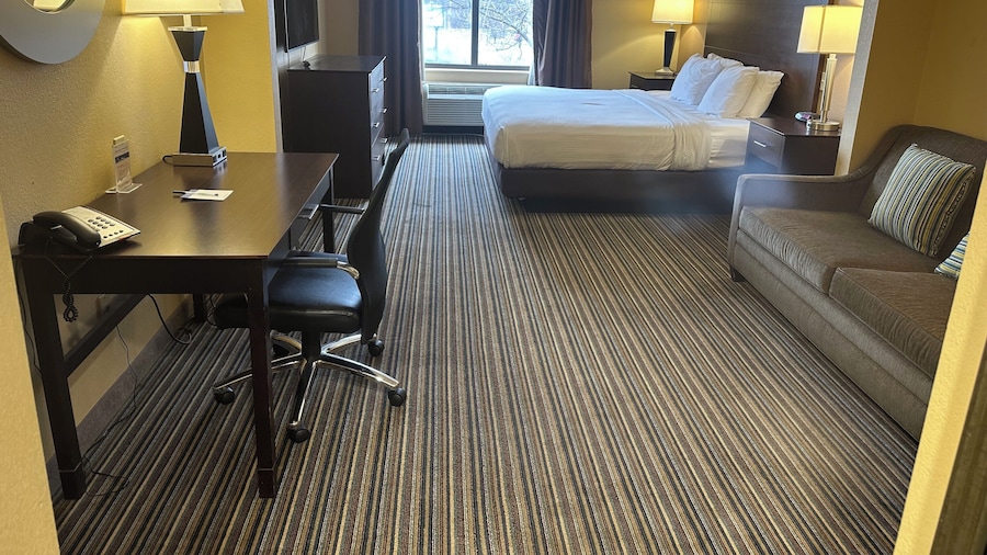 Wingate by Wyndham Harrisburg Near Hershey