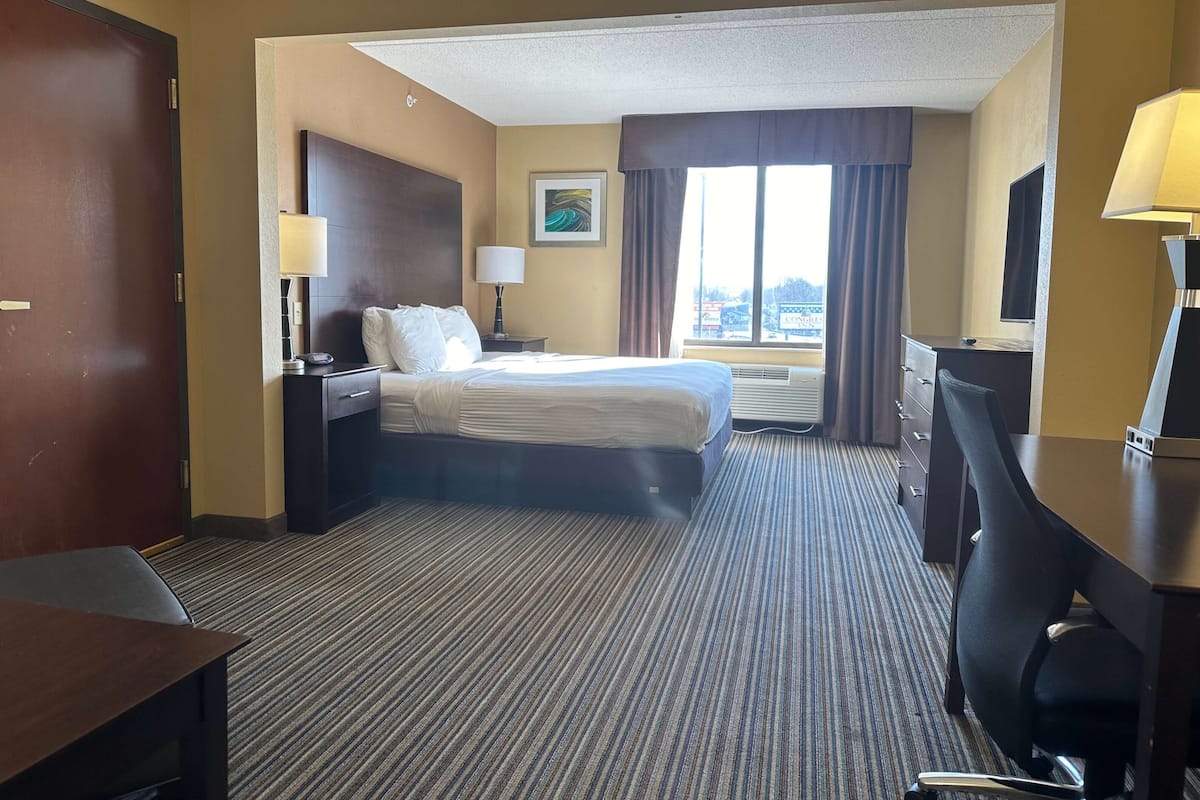 Hypo-allergenic bedding, individually furnished, desk, laptop workspace