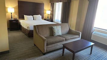 Executive Studio Suite, 1 King Bed, Non Smoking | Hypo-allergenic bedding, individually furnished, desk, laptop workspace