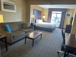 Studio Suite, 1 King Bed with Sofa bed, Non Smoking | Hypo-allergenic bedding, individually furnished, desk, laptop workspace