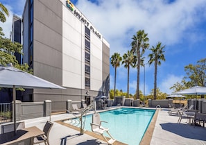 Seasonal outdoor pool - Hyatt Place Sacramento/Rancho Cordova (Rancho Cordova)