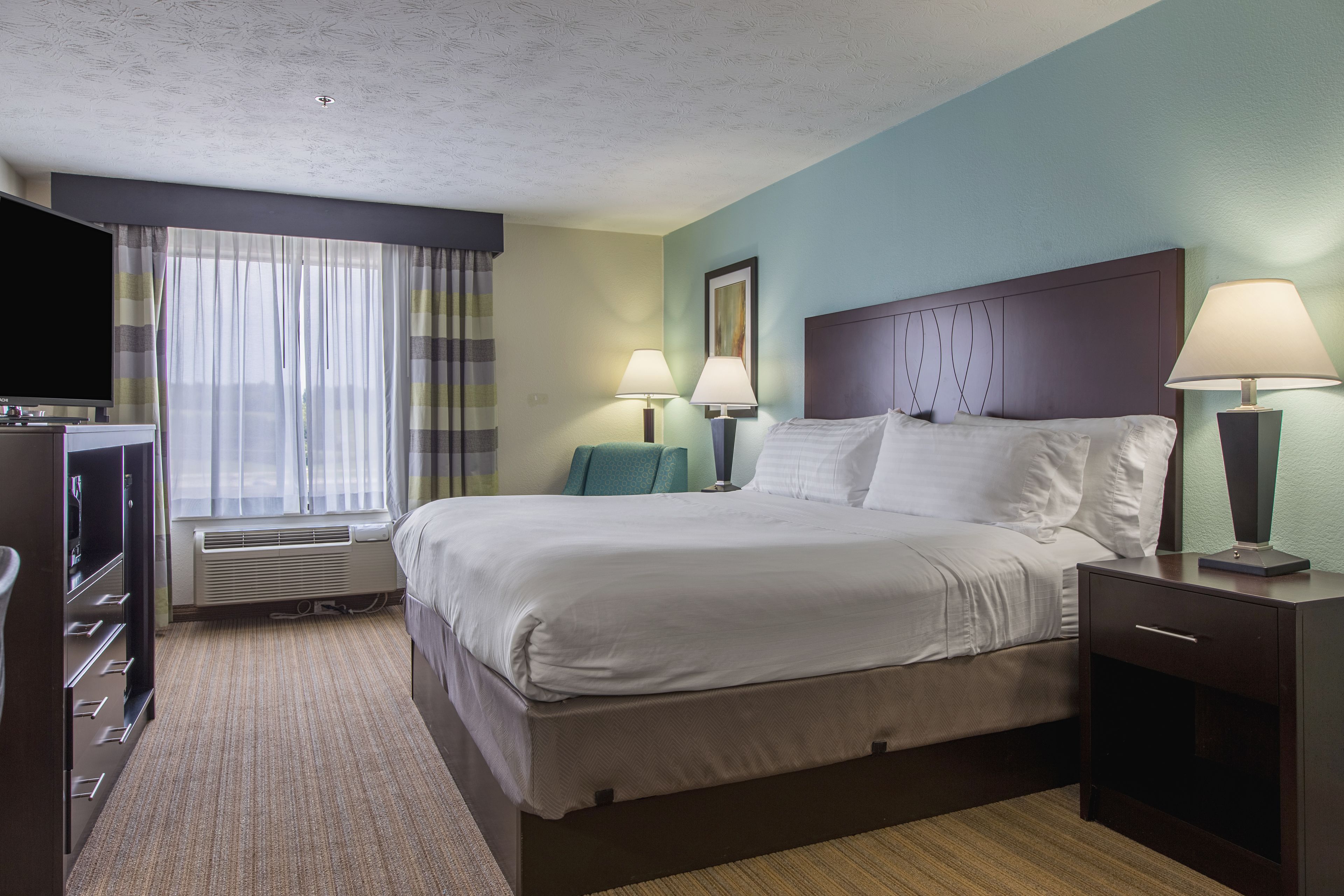 suite, 1 king bed | 1 bedroom, premium bedding, down duvets, pillow-top beds