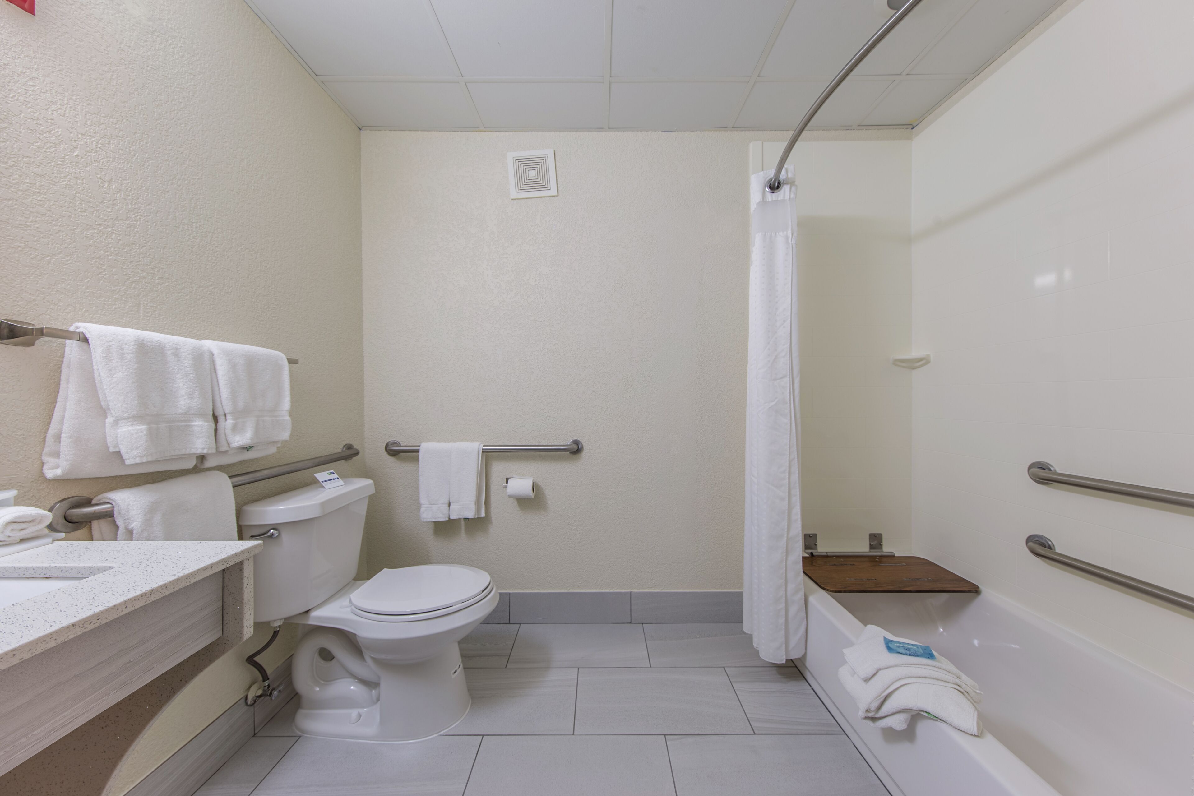 room, 2 queen beds, accessible bathtub (mobility) | bathroom | free toiletries, hair dryer, towels