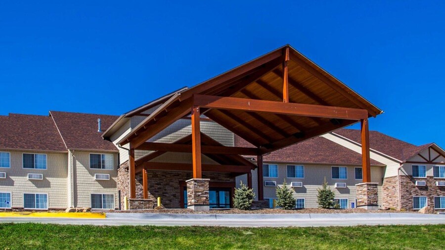 Comfort Inn & Suites Riverview near Davenport and I-80