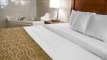 Suite, 1 King Bed, Non Smoking, River View | In-room safe, desk, laptop workspace, blackout drapes
