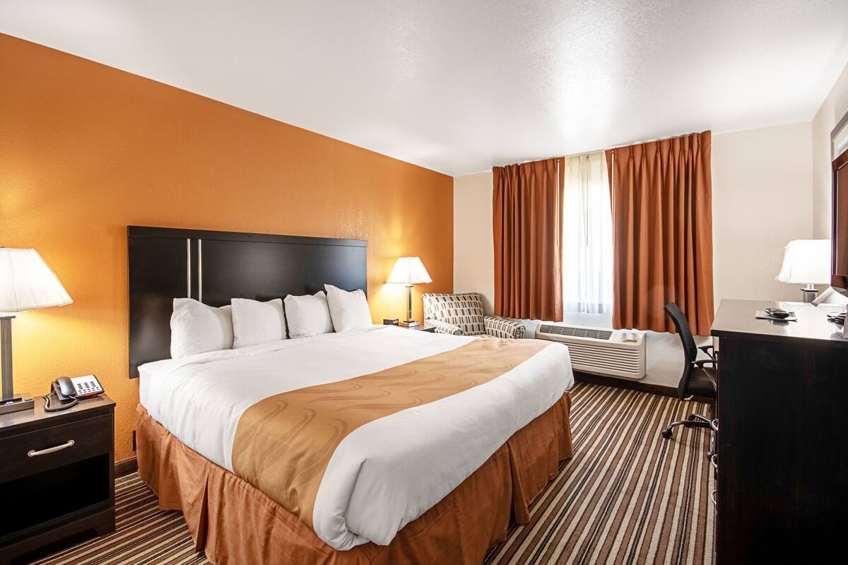 Desk, iron/ironing board, free WiFi, bed sheets