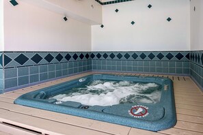 Indoor pool - Quality Inn Dodge City (Dodge City)