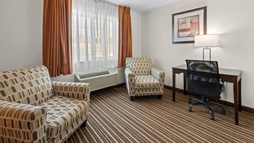 Quarto standard, 1 cama King, para não fumantes | Escrivaninha, ferros/tábuas de passar roupa, Wi-Fi de cortesia