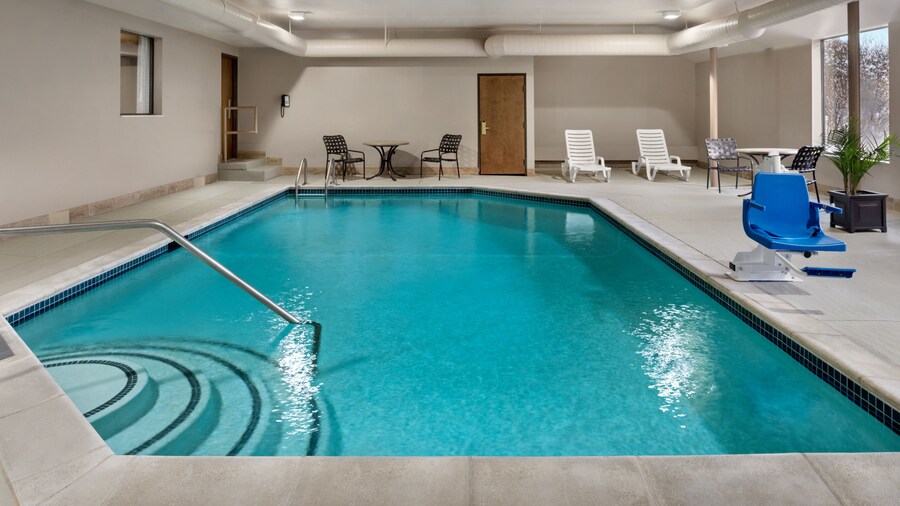 Baymont by Wyndham Belleville Airport Area