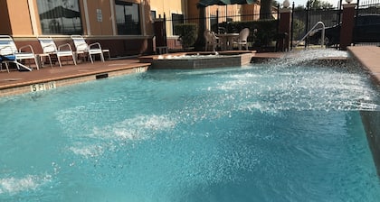 Quality Suites Houston NW Cy-Fair