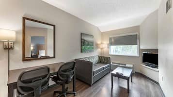 Suite, 1 Queen Bed with Sofa bed, Non Smoking | Premium bedding, desk, blackout drapes, iron/ironing board