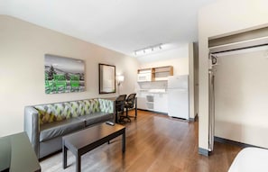 Superior Studio, 2 Double Beds, Accessible, Non Smoking | Premium bedding, desk, blackout curtains, iron/ironing board - Extended Stay America Premier Suites - Miami - Airport - Miami Springs (Miami Springs)