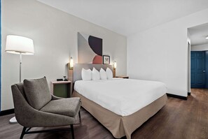 客房, 1 張特大雙人床, 無障礙 (Mobility & Hearing, Roll-in Shower) | 埃及棉床單、高級寢具、熨斗/熨衫板、免費 Wi-Fi