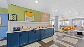 Free daily continental breakfast