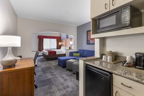 Suite, 1 King Bed, Accessible, Non Smoking | Premium bedding, in-room safe, iron/ironing board, free WiFi