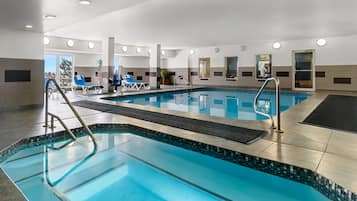 Indendørs pool
