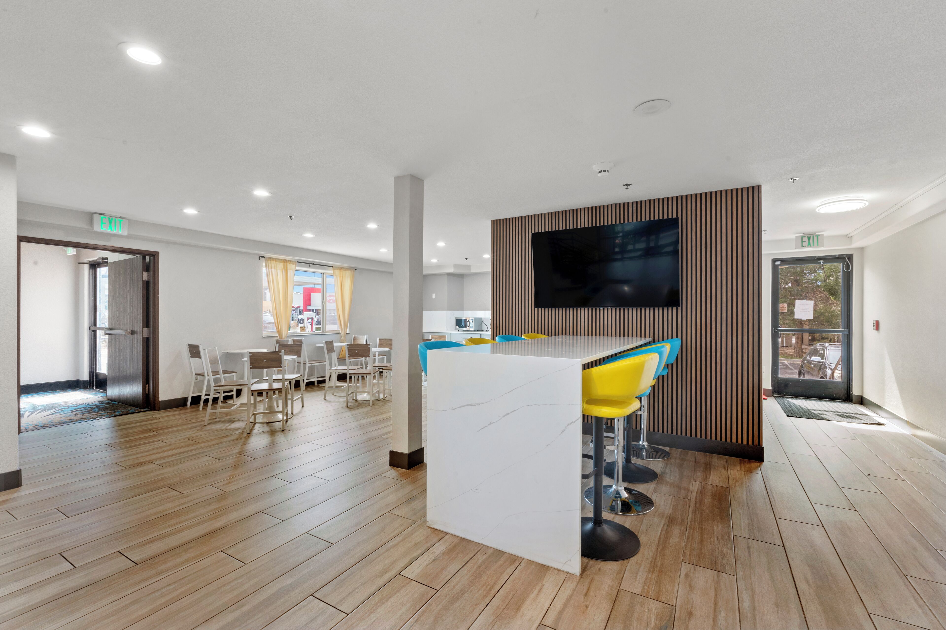 Free daily on-the-go breakfast