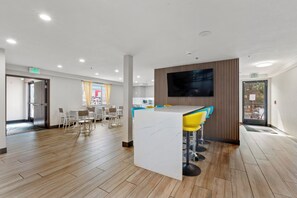 매일 테이크아웃 무료 아침 식사 포함