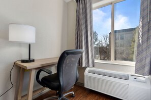 Literie de qualité, couette en duvet, lit avec matelas à plateau-coussin