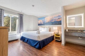 Premium bedding, down duvets, pillow-top beds, individually furnished - Days Inn by Wyndham Thornton (Thornton)