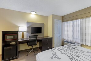 Room, 1 Queen Bed, Accessible, Non Smoking (Roll-In Shower) | Premium bedding, in-room safe, desk, laptop workspace