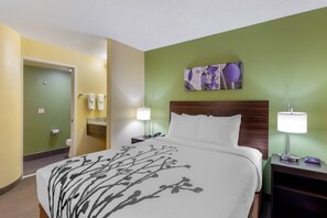 Standard Room, 1 Queen Bed, Non Smoking | Premium bedding, in-room safe, desk, laptop workspace