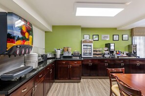 Free buffet breakfast 