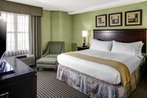 In-room safe, desk, laptop workspace, iron/ironing board - Holiday Inn Express & Suites Atlanta Buckhead by IHG (Atlanta)
