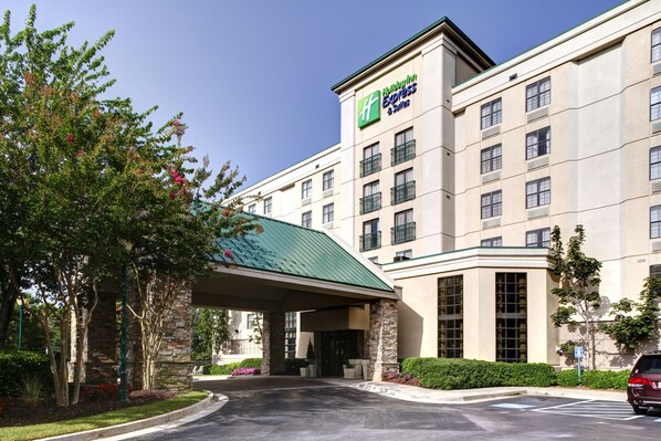 Exterior - Holiday Inn Express & Suites Atlanta Buckhead by IHG (Atlanta)