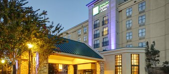 Holiday Inn Express & Suites Atlanta Buckhead by IHG