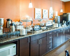 Petit déjeuner buffet compris