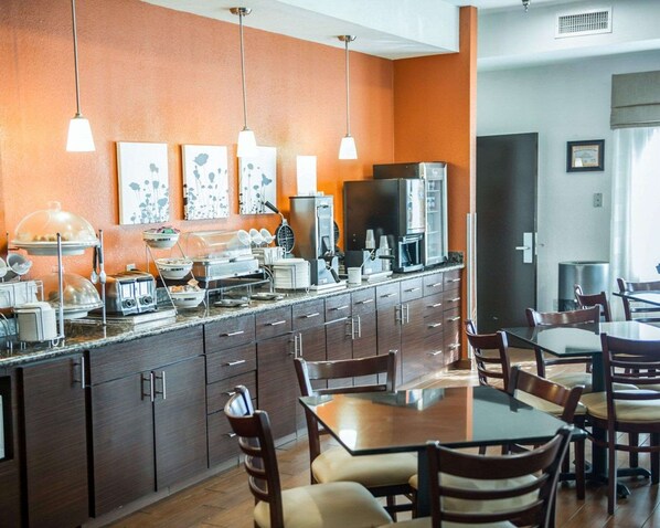 Buffet déjeuner gratuit
