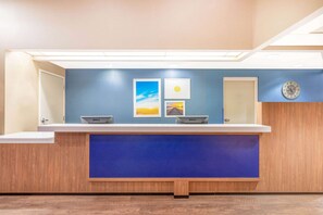 Lobby - Days Inn by Wyndham Eagan Minnesota Near Mall of America (Eagan)