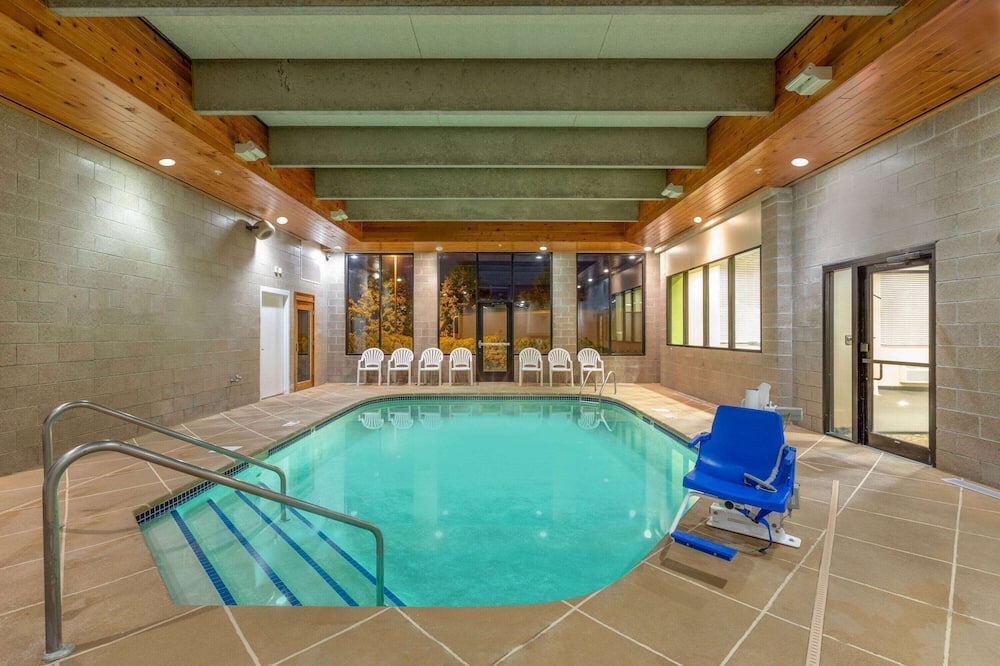 Days Inn by Wyndham Eagan Minnesota Near Mall of America