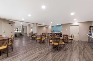 Free daily buffet breakfast - Sleep Inn Northlake (Charlotte)