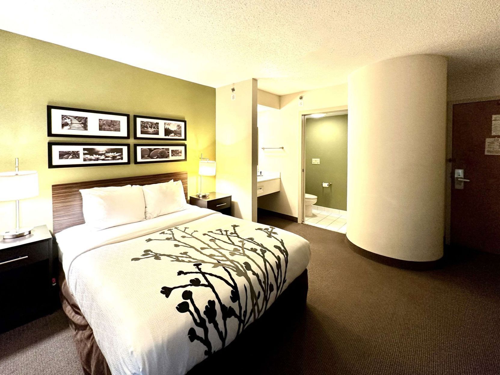 In-room safe, desk, laptop workspace, blackout drapes